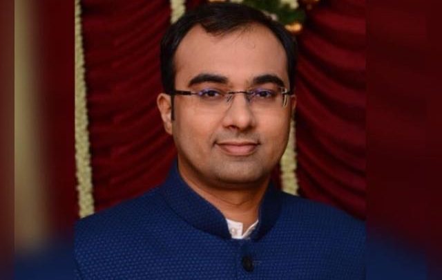 “Always remember, our credibility is something that will yield the best work and results in the profession for us. Without it, we cannot truly consider ourselves to be in the noble profession.” – Bhavik Lalan, Counsel at Bombay High Court(Chambers of Sanjay Jain)