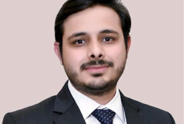 “Success in law is not just about individual achievements but also about working together and lifting each other.” – Aviral Kapoor, Co-founder & Partner at Alagh & Kapoor Law Offices