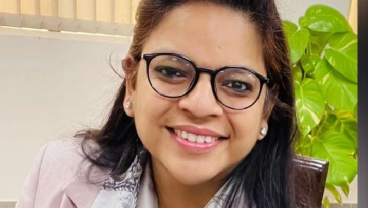 “Keep going. Never consider a case too small or too petty for you to take up. Visibility in the court matters, and every experience teaches you something.” – Dr Swati Jindal Garg, Advocate-on-Record at the Supreme Court of India