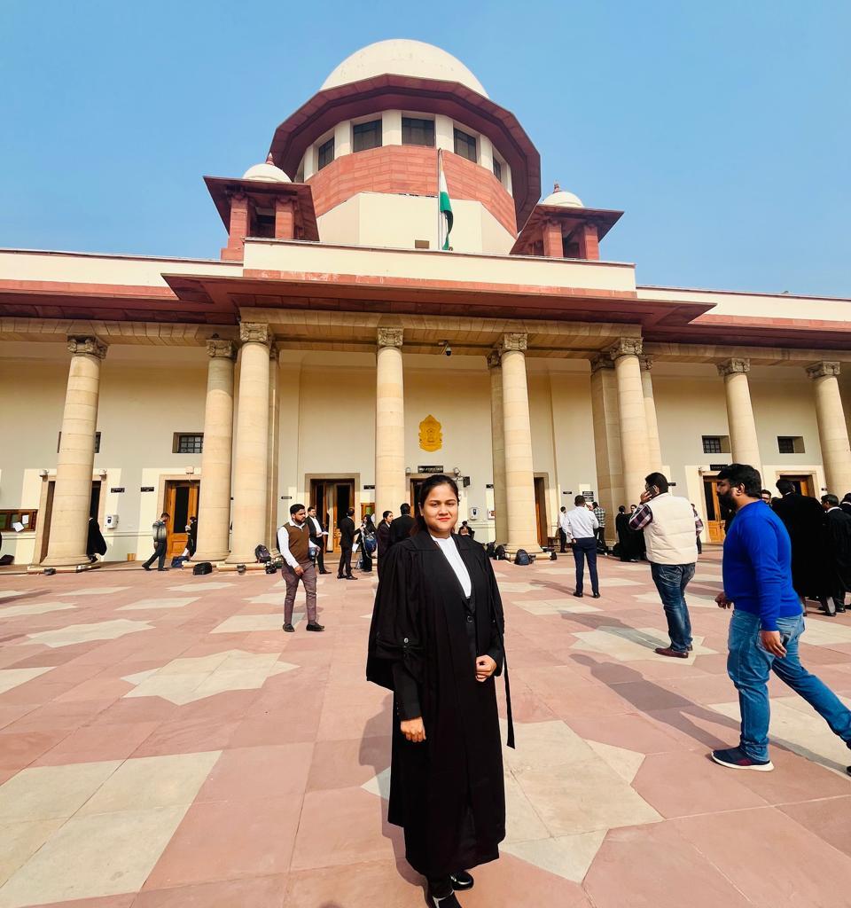 “My transition from the judiciary to independent practice was guided by a desire to explore broader legal challenges and contribute to precedent-setting cases.” – Aliiza Aeren, Independent Counsel at Supreme Court of India.
